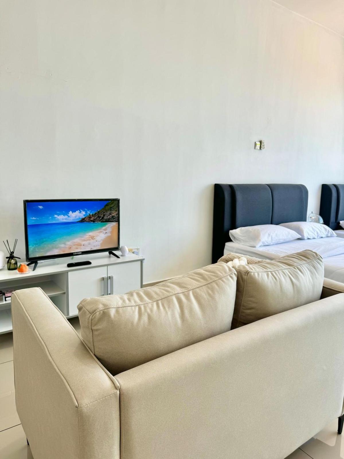 D'summer91 Mount Austin For 3 Pax Entire House Johor Bahru