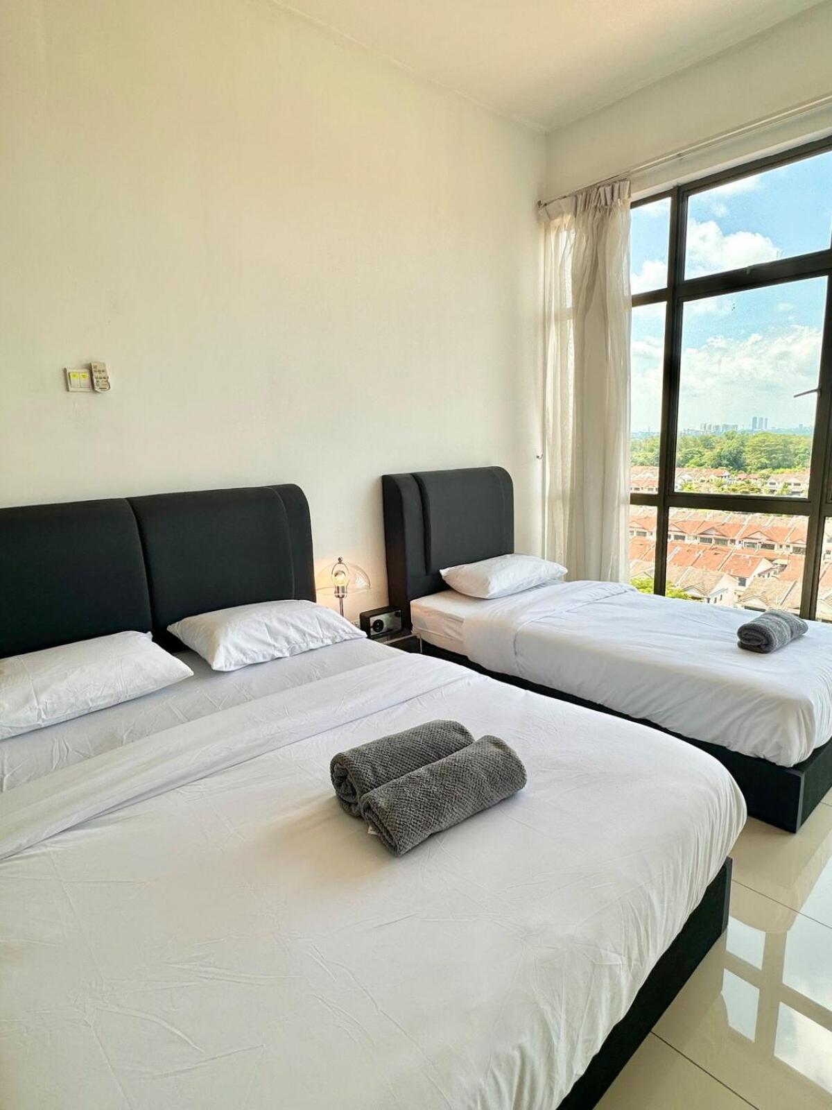 D'summer91 Mount Austin For 3 Pax Entire House Johor Bahru